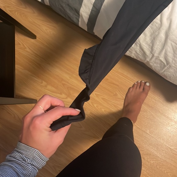 Size 8 lululemon leggings - Picture 2 of 3